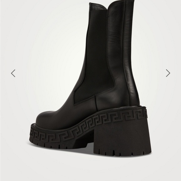 Versace Women's Black Leather Boots - Picture 4 of 6